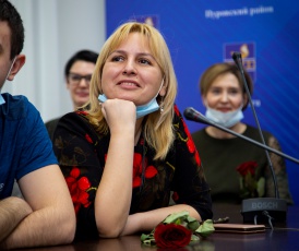 Пуровские матросы поздравили жён и мам из Санкт-Петербурга