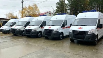 Тарко-Салинская больница получила пять автомобилей скорой помощи