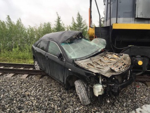 Погиб водитель легкового автомобиля при столкновении с локомотивом